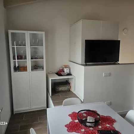 Red First Floor House * 코스테르마노